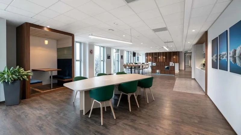 246 Pacific Hwy, Crows Nest – Regus Coworking & Serviced Offices — photo 2